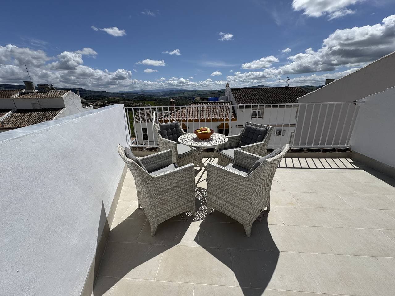 Foto 7 von 60: Zitronenbaum-Terrasse mit Bergblick, entzückendes Zuhause in Olvera-Cadiz-Andalusien-Spanien