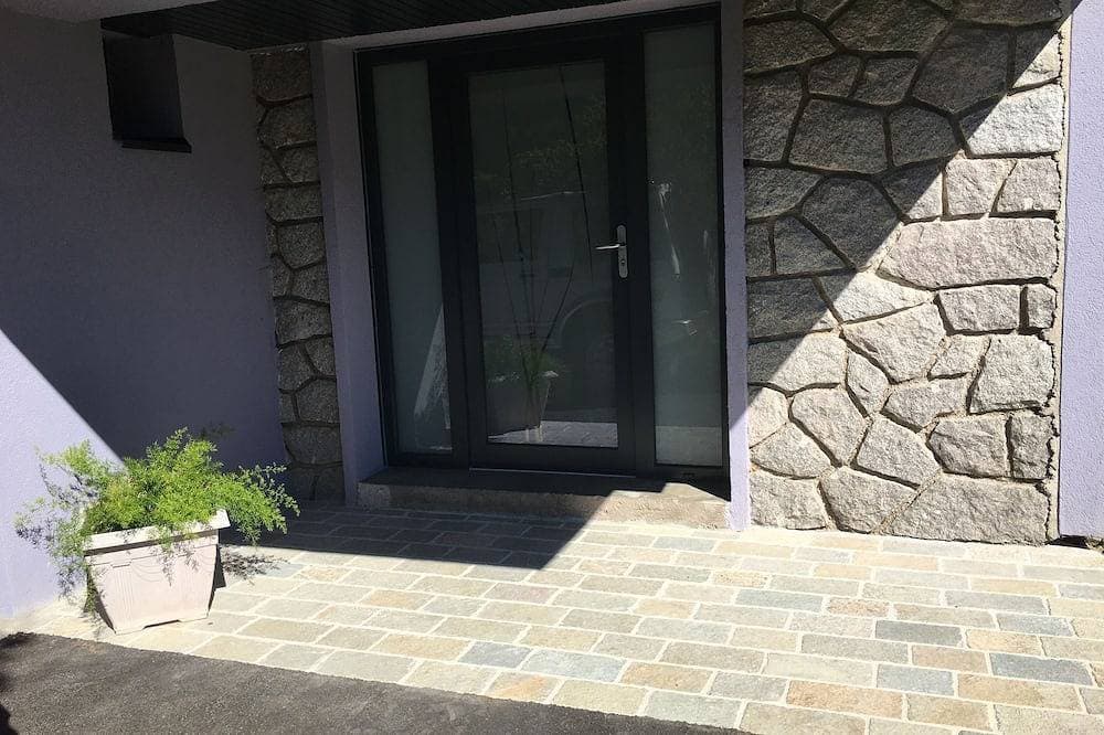 Foto 11 von 30: Family home, large pleasant space, quiet and sunny.