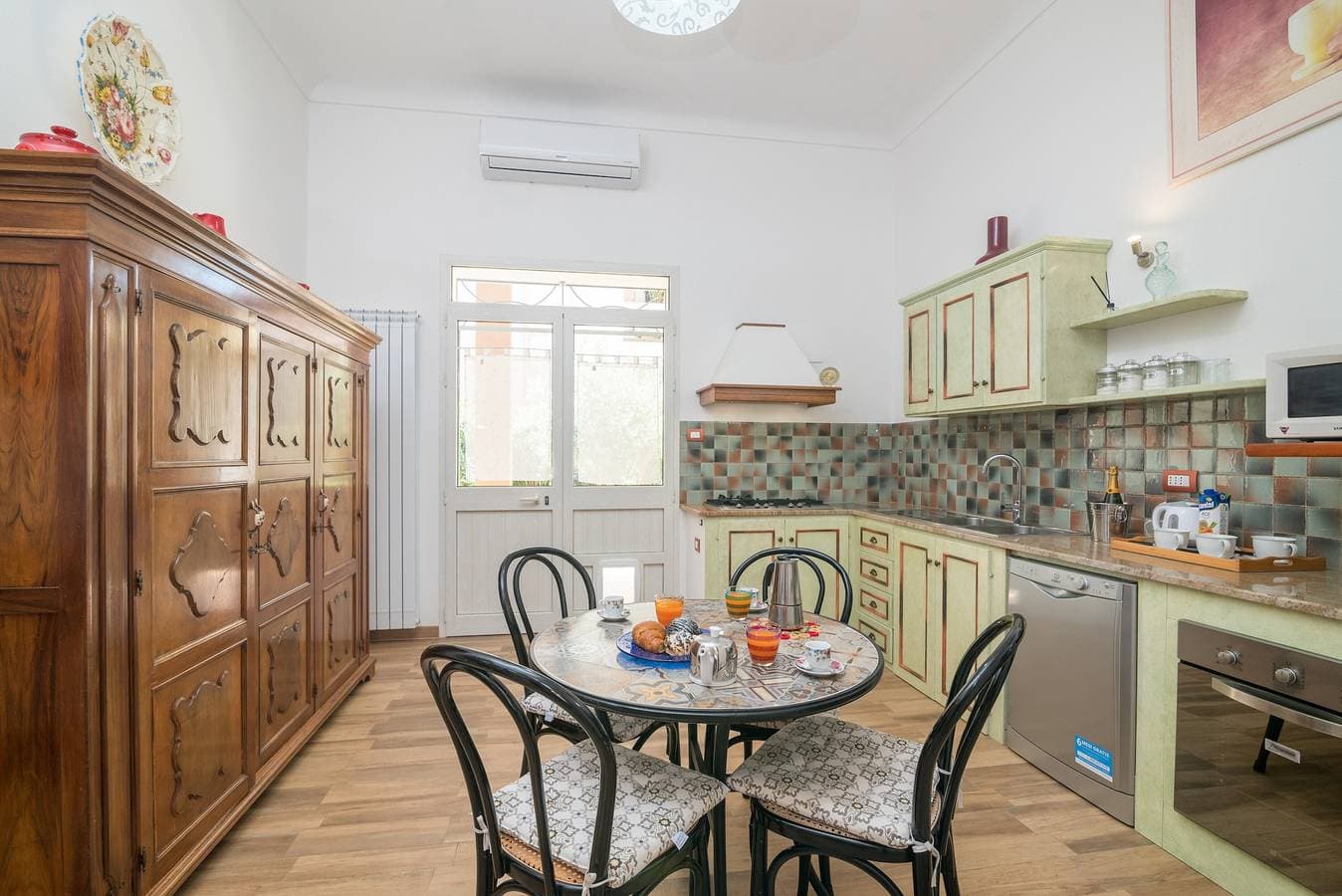 Foto 6 von 25: Ferienhaus 'Maison Chloe' in Strandnähe mit Terrasse, Garten und WLAN