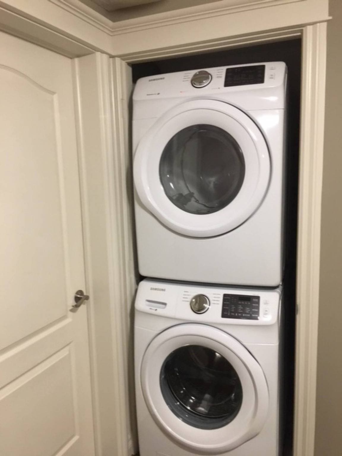 Foto 3 von 10: Wie zu Hause, Klimaanlage, privater Parkplatz, 2 Badezimmer