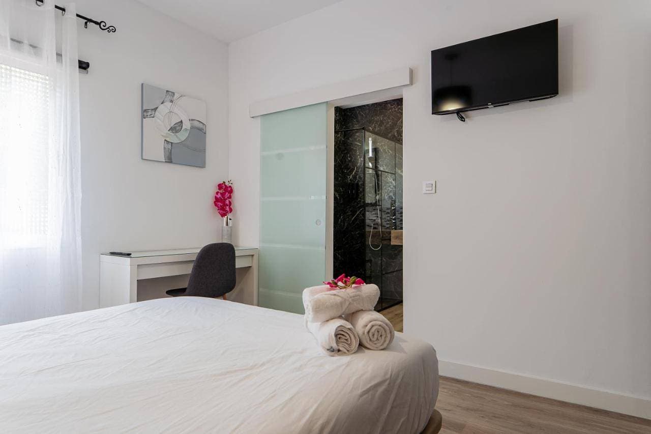 Foto 5 von 8: Double Room with Private Bathroom