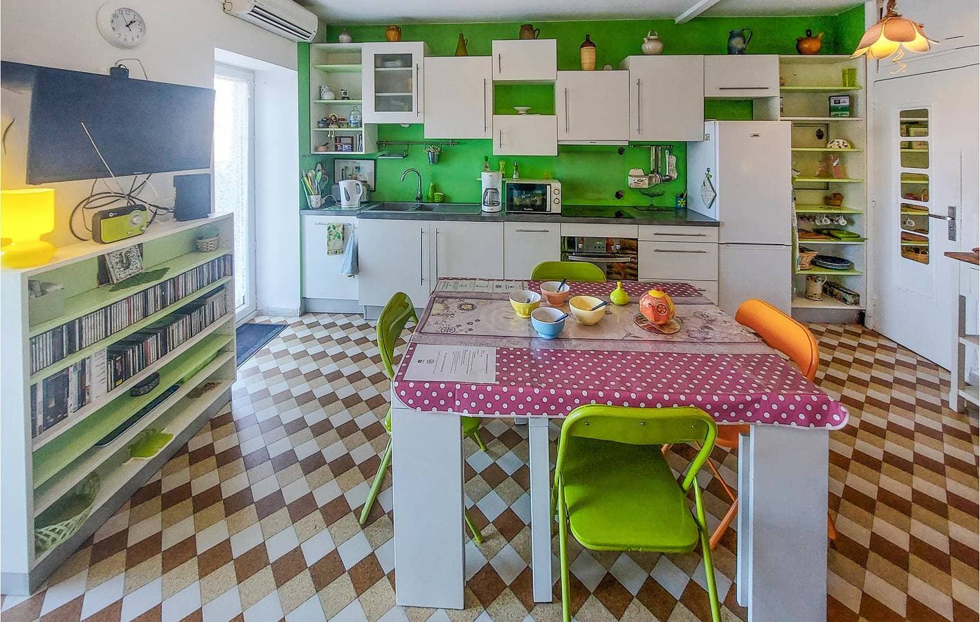 Foto 4 von 14: Gemütliches Appartement: TV, Küche, Internet, Grill | 1,5km von Saint-Étienne