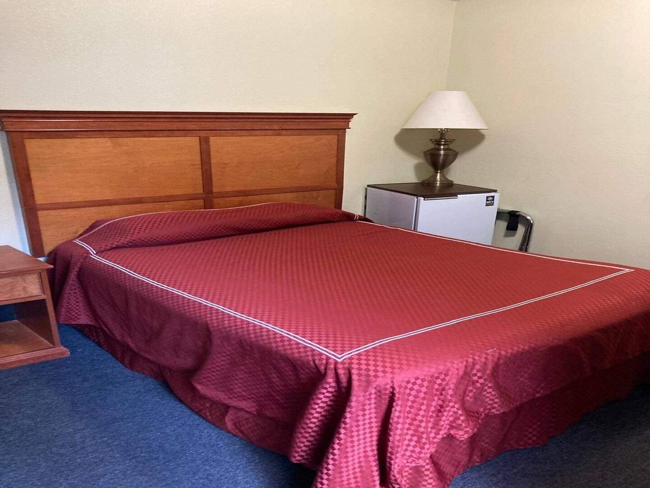 Foto 11 von 23: Queensize-Bett | Nichtraucher