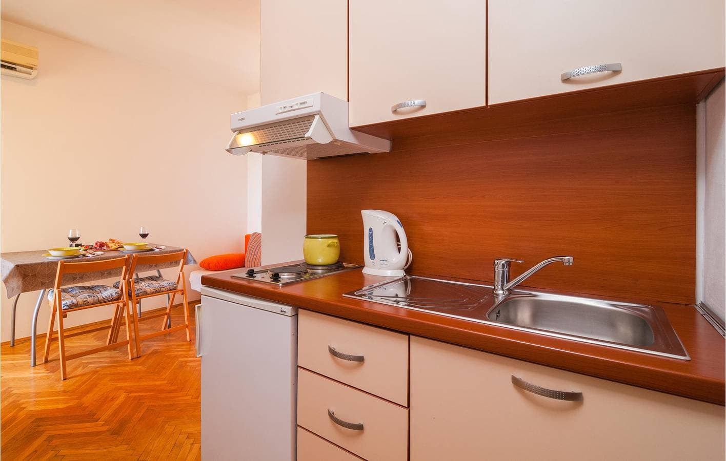 Foto 11 von 25: Apartment mit Meerblick, Parkplatz, Terrasse und WiFi