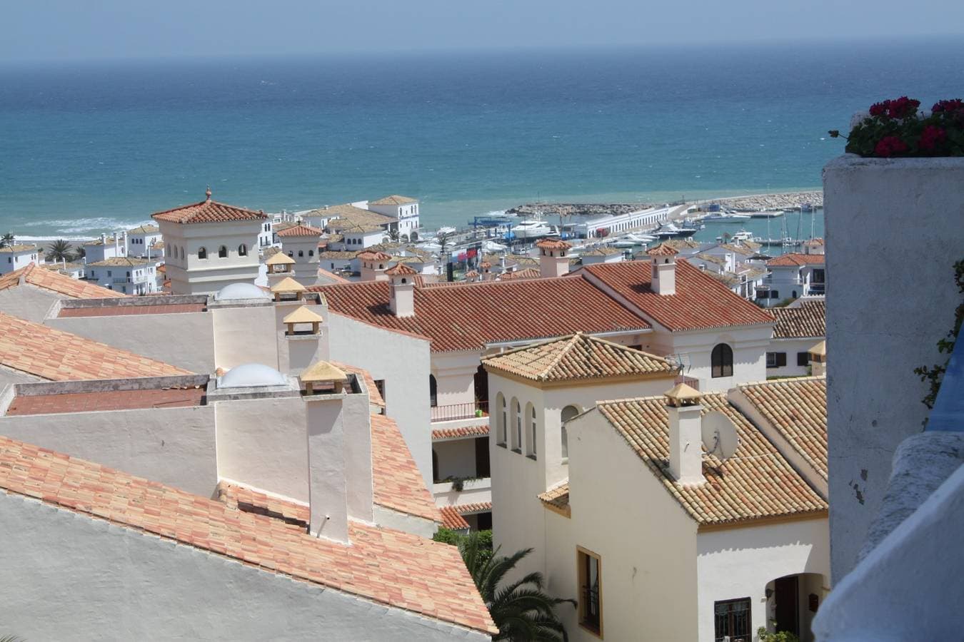 Foto 13 von 27: Duquesa Suites 2099 Sunrise