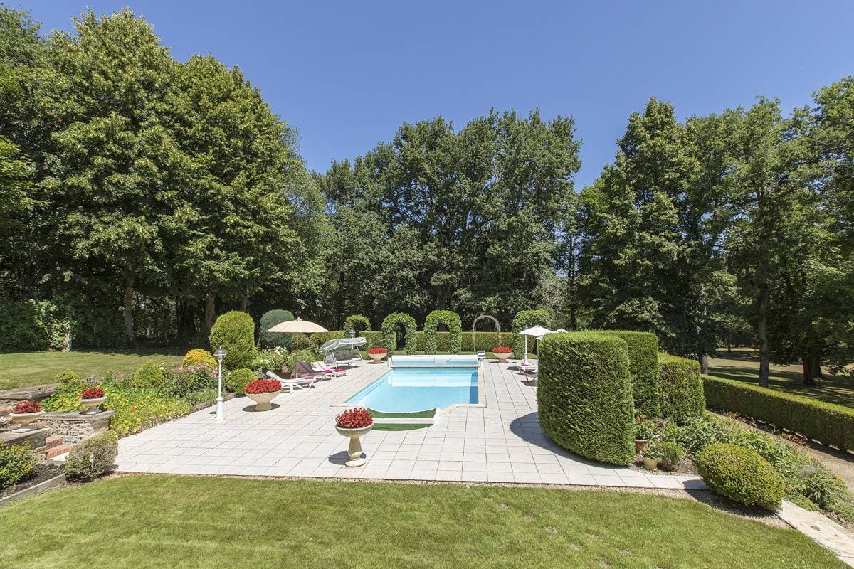Foto 8 von 24: Schloss für 15 Personen mit Garten