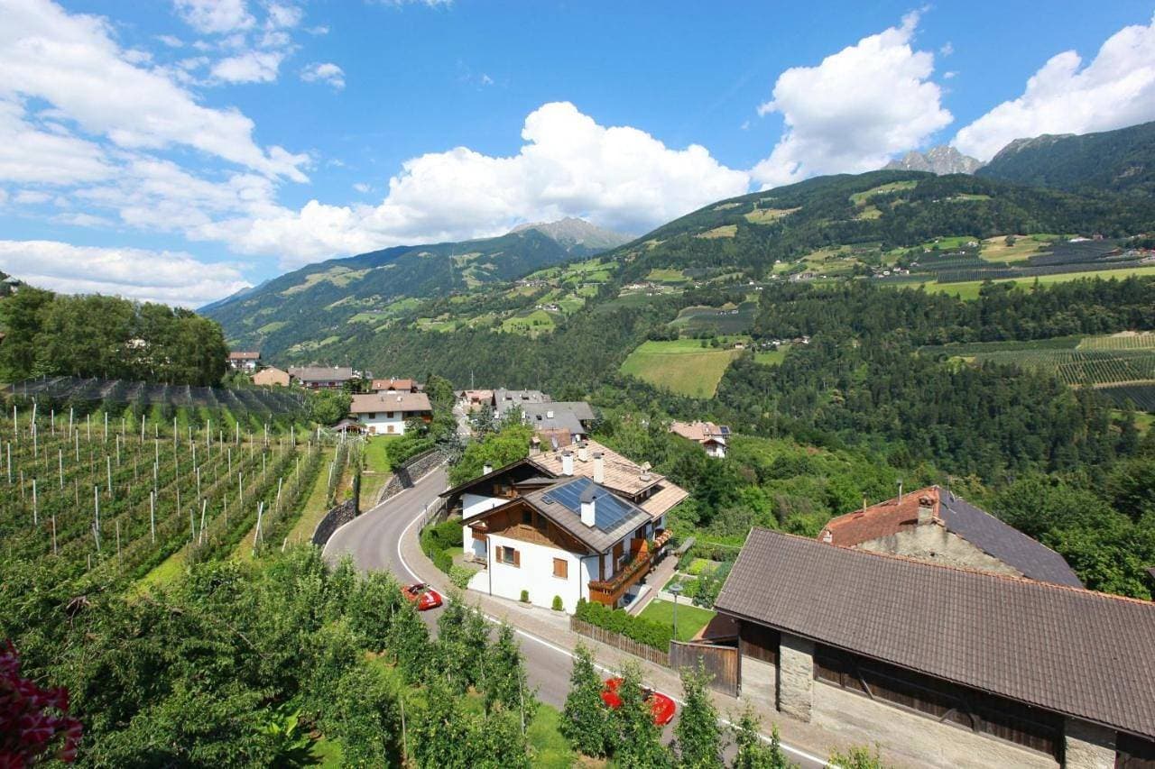 Foto 3 von 9: Apartment with Mountain View