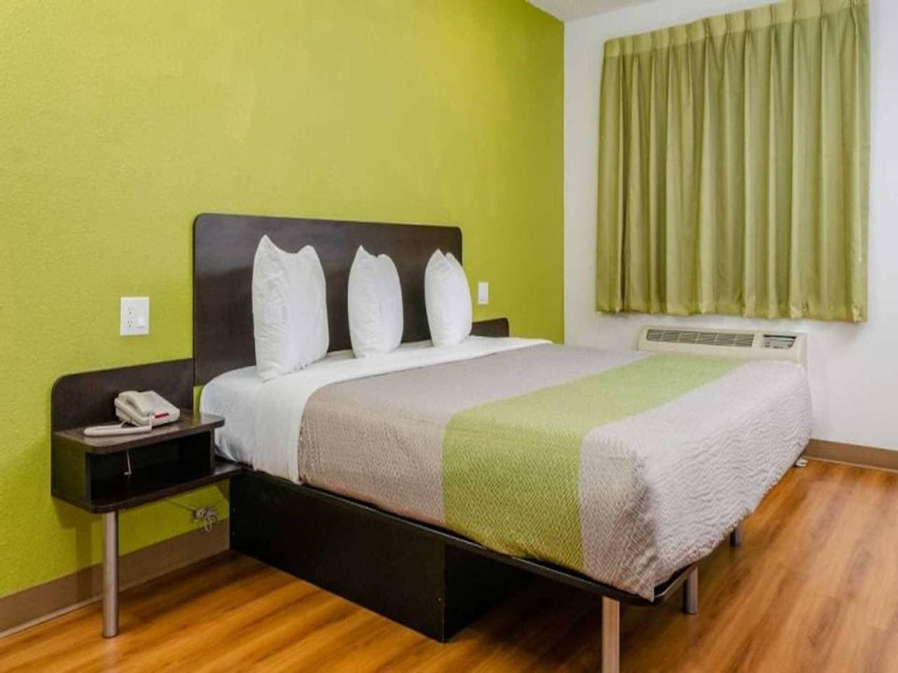 Ada-konformes Queensize-Bett | Ri-Dusche | Nsmk 1