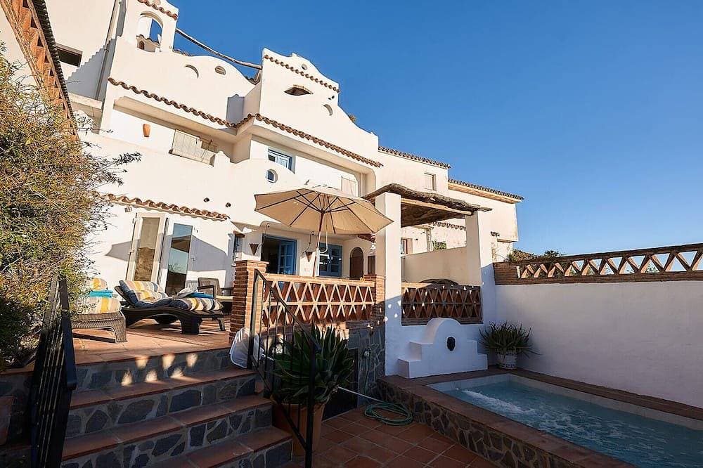 Stadthaus mit privatem Pool und Blick auf das Meer, den Felsen von Gibraltar und Marokko 1