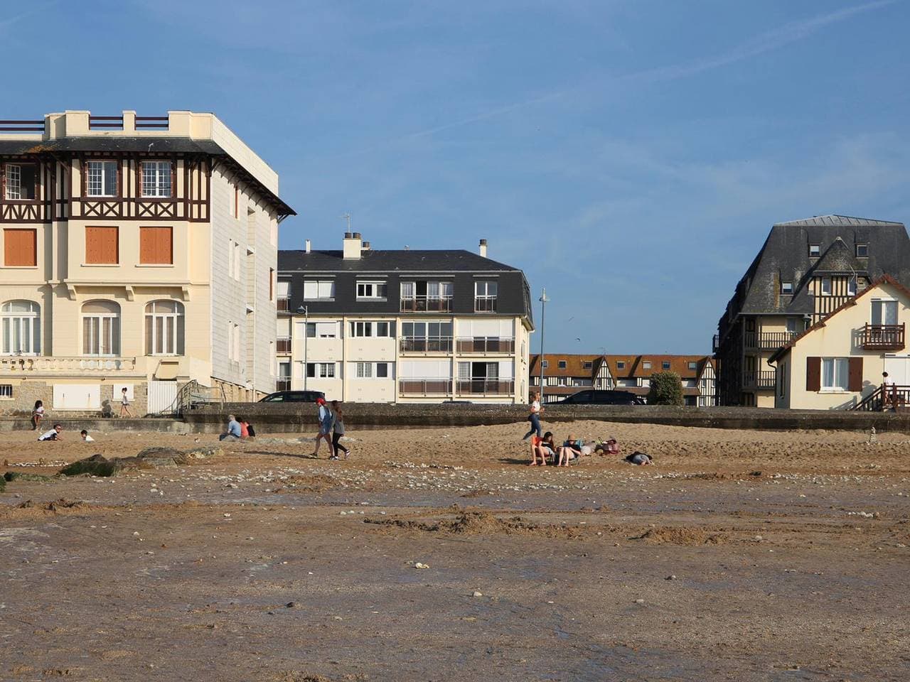 Foto 12 von 18: Modernes Apartment mit Meerblick und privatem Parkplatz