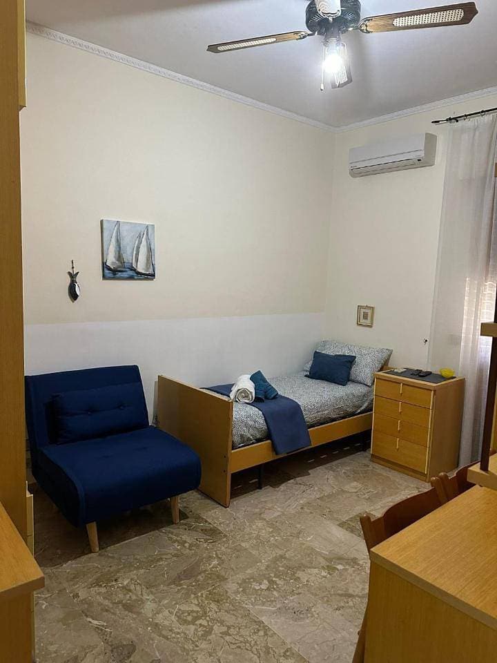 Foto 7 von 14: Triple Room with Shared Bathroom
