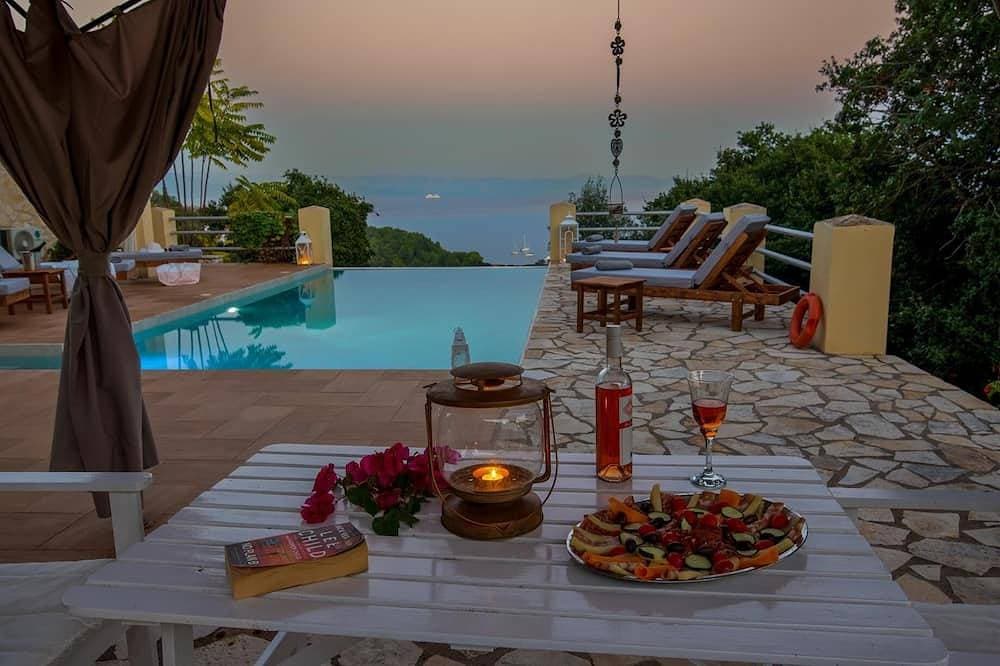 Foto 11 von 30: Private Villa mit spektakulärer Aussicht, Infinity-Pool, nur 3 Minuten Fahrt nach Gaios