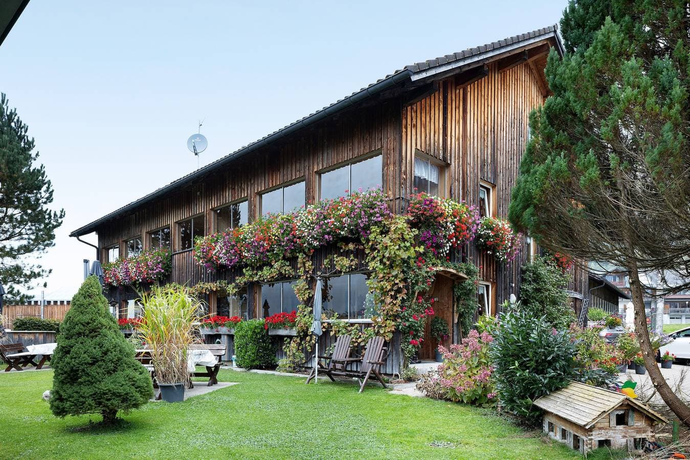 Foto 9 von 25: Zimmer 'Alpenfrieden' mit Bergblick, Gemeinschaftsgarten und WLAN