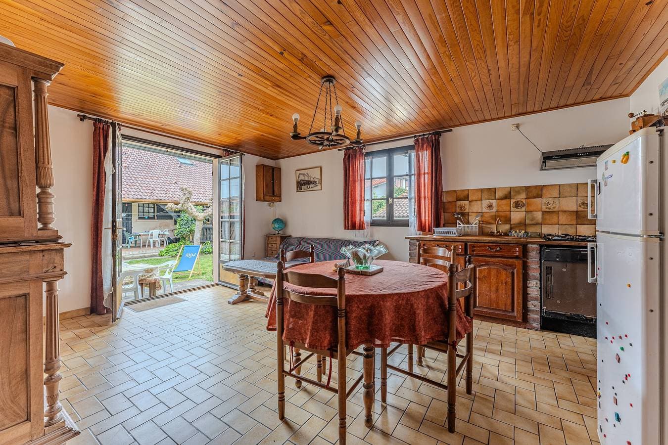 Foto 5 von 18: Ferienhaus 'Blanche Neige Mimizan' mit privater Terrasse und Gemeinschaftsgarten