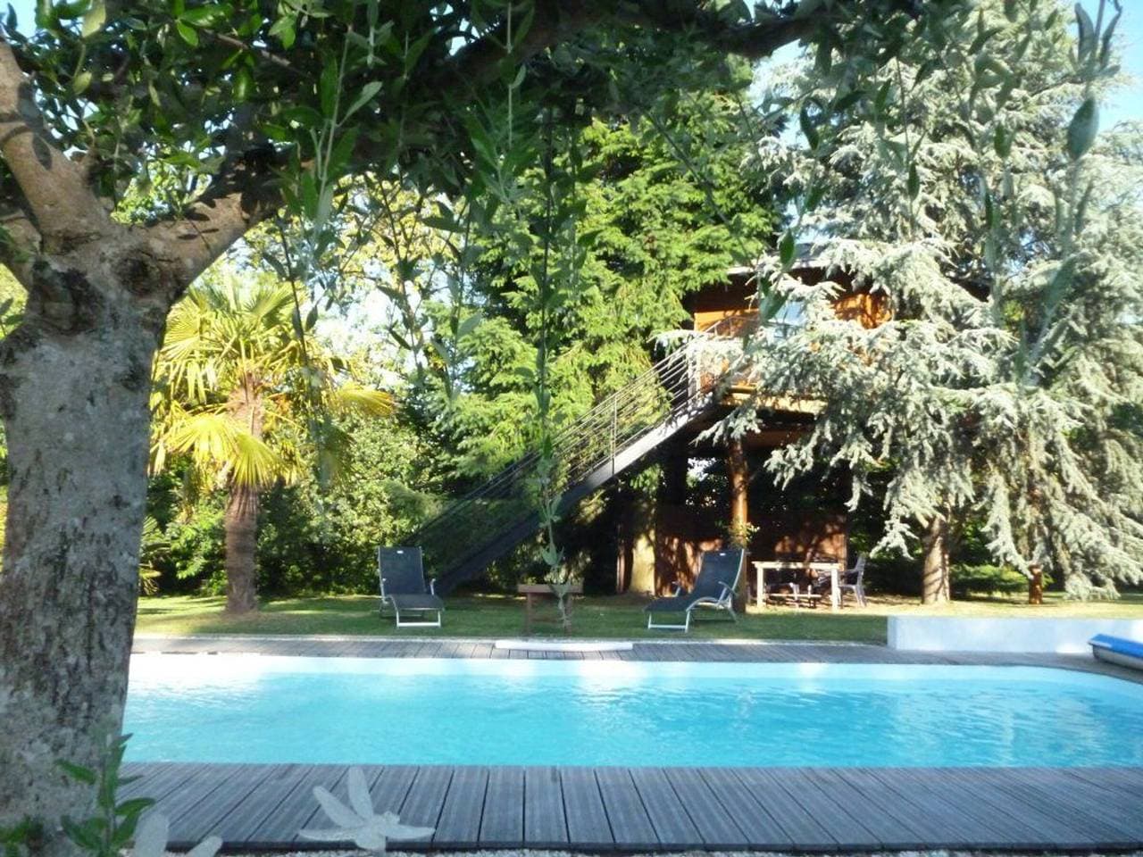 Baumhaus in Port-Saint-Père mit WLAN, Kino & Frühstück 1