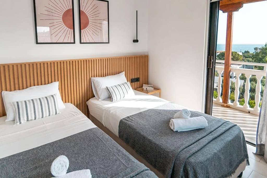 Relaxing Sea View Studio at Xenios Avlais 1