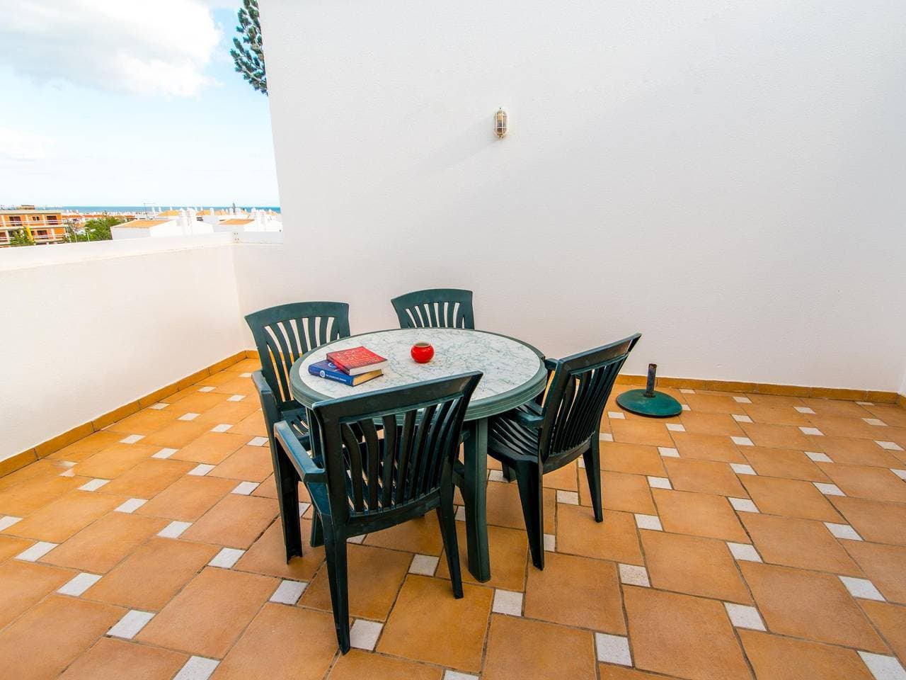 Foto 13 von 34: Ferienwohnung für 4 Personen mit Terrasse