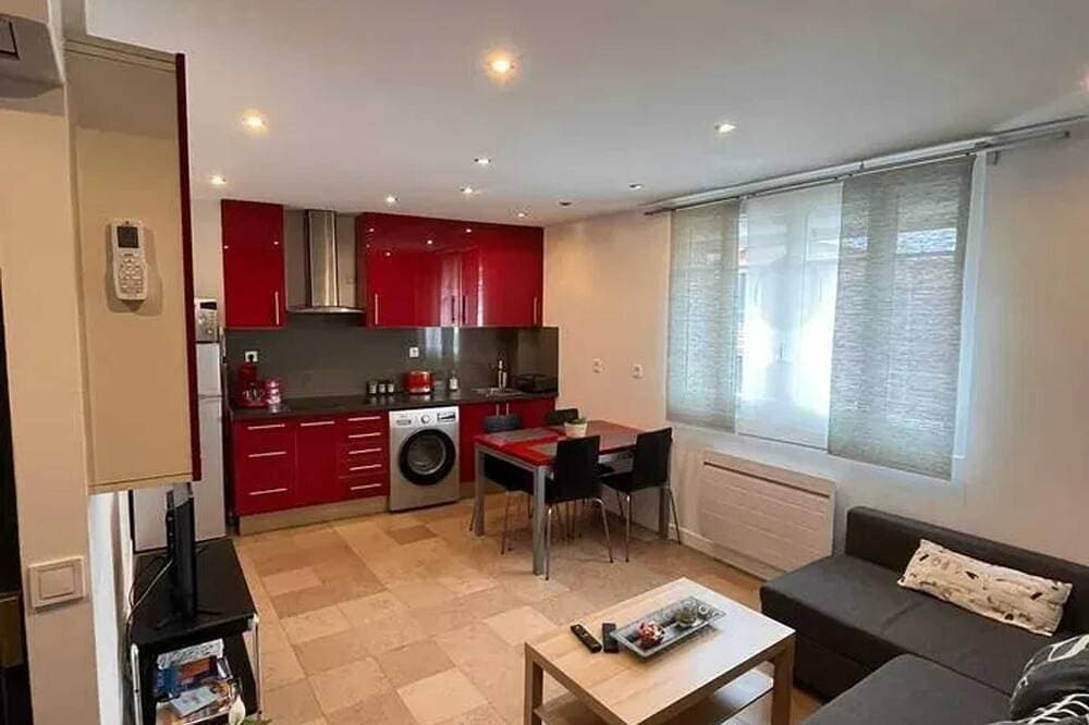 Homerez - Whg Aubervilliers - Parkplatz 1
