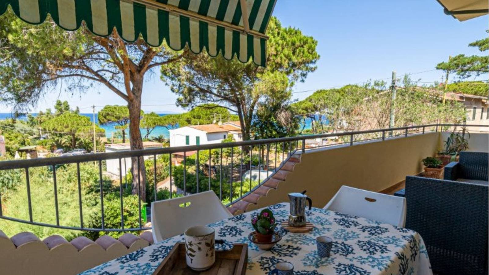 Foto 5 von 30: Ferienwohnung für 8 Personen mit Terrasse