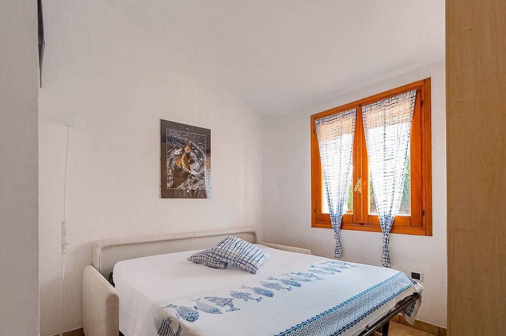 Foto 6 von 30: Panoramic sea view villa in La Maddalena with garden. Walk to beaches.