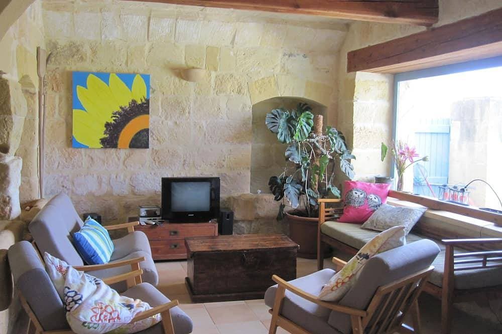 Foto 6 von 23: Bauernhaus mit privatem Swimmingpool, voller Charakter und Charme