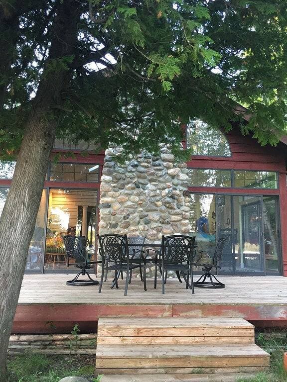 Foto 12 von 20: Shadwell, beautiful private setting on Font Lake