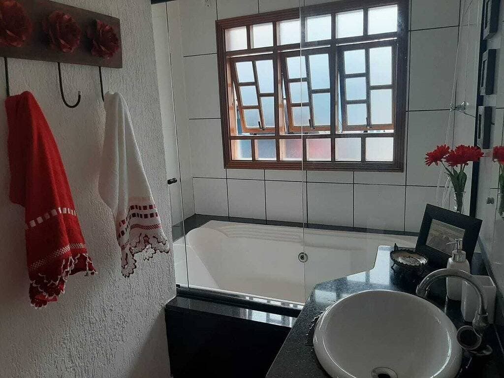 Foto 9 von 48: Linda Casa com Piscina e Ótimas Acomodações Super Confortável Ubatuba-sp
