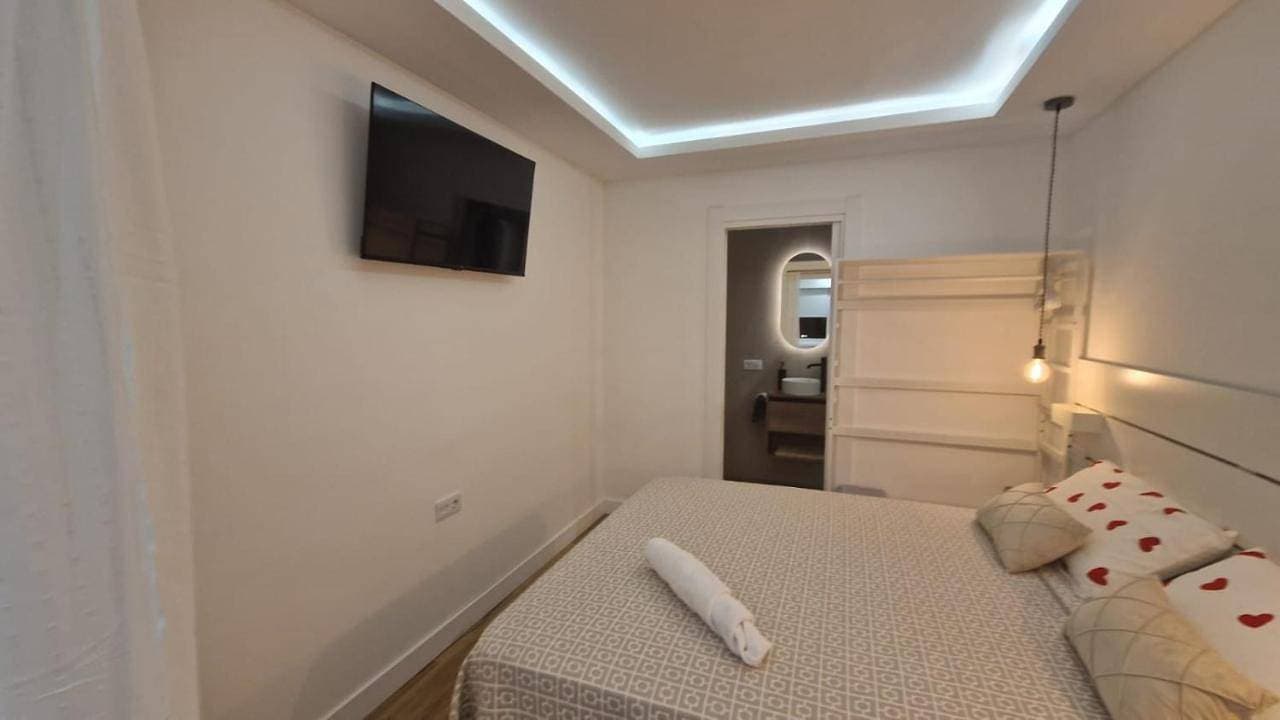 Foto 5 von 40: Two-Bedroom Apartment
