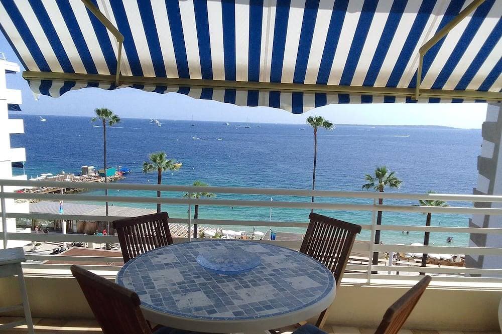 Bel Appartement Face mer aux Pieds des Plages 1