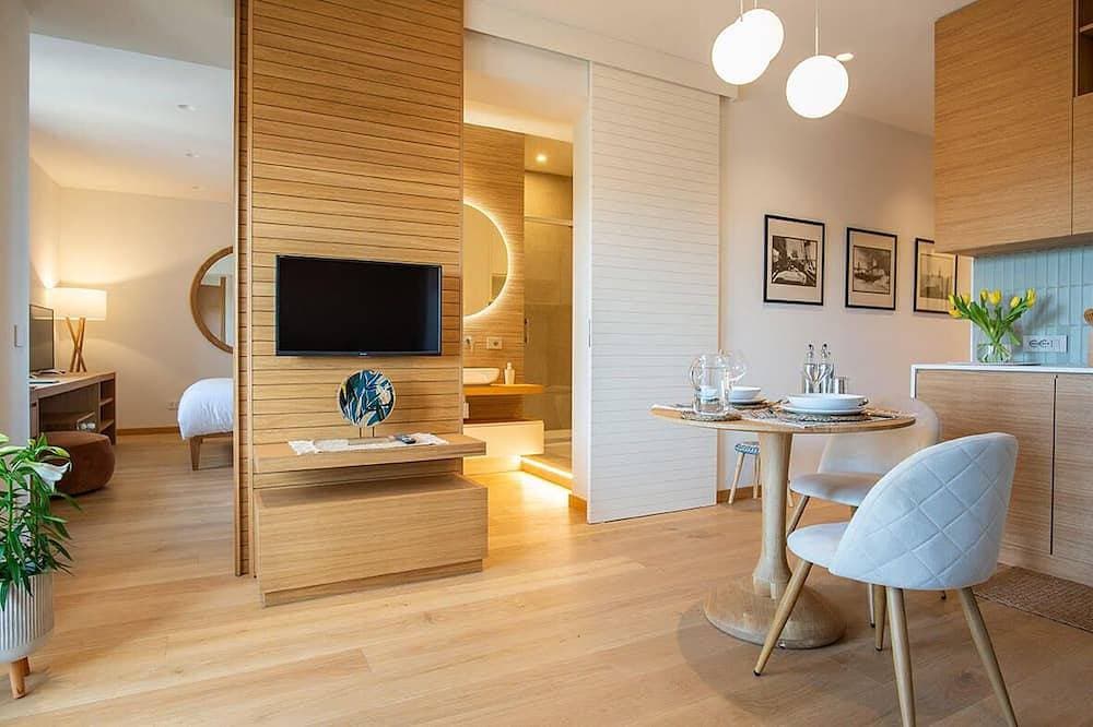 New, Refined, Elegant And Exclusive Apartment Located In The Center Of The City. 1