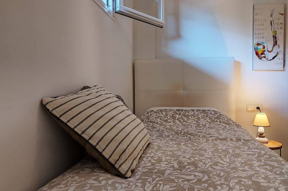 Foto 5 von 21: Trendy & cozy apartment with very nice views and a fantastic swimming pool.