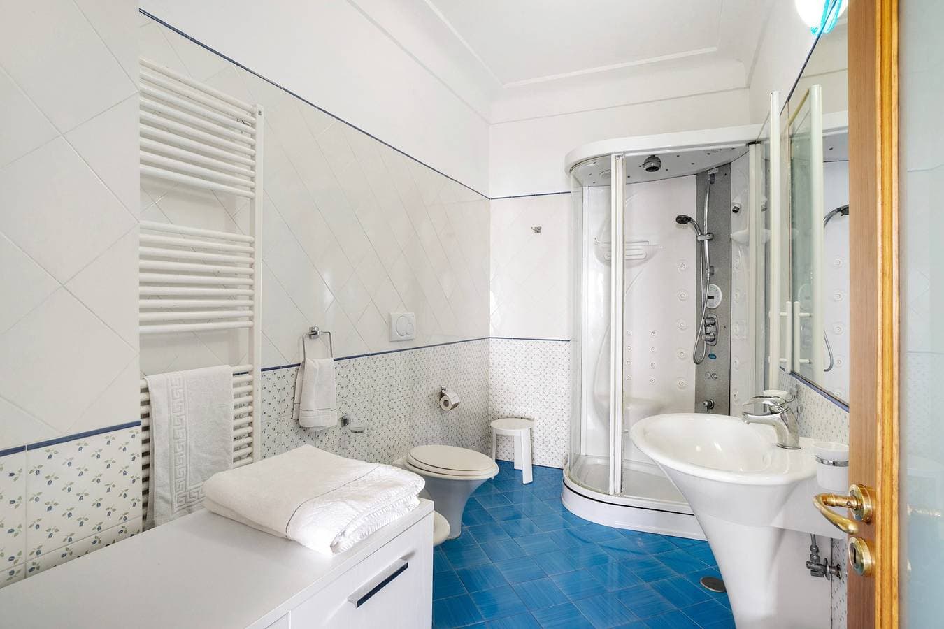 Foto 6 von 21: Zimmer Amalfi mit Meerblick