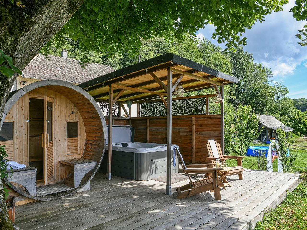 Foto 9 von 24: Gästezimmer „La Chartreuse“ mit gemeinsamem Garten und WLAN