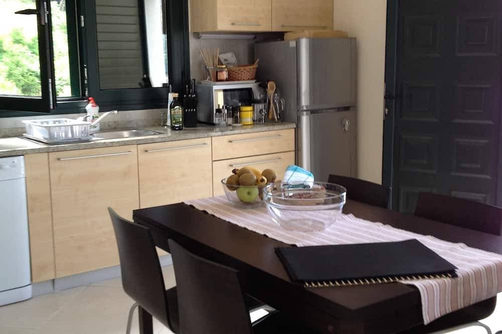 Foto 13 von 30: Luxus-Penthouse-Apartment, atemberaubender Blick auf die Bucht von Kotor, Gemeinschaftspool, WLAN