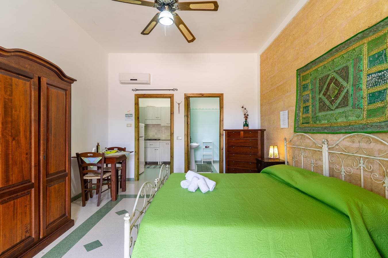 Foto 5 von 29: Ferienwohnung "Domus Mea Salento Arazzo Verde" mit Gemeinschaftspool, Gemeinschaftsterrasse und WLAN