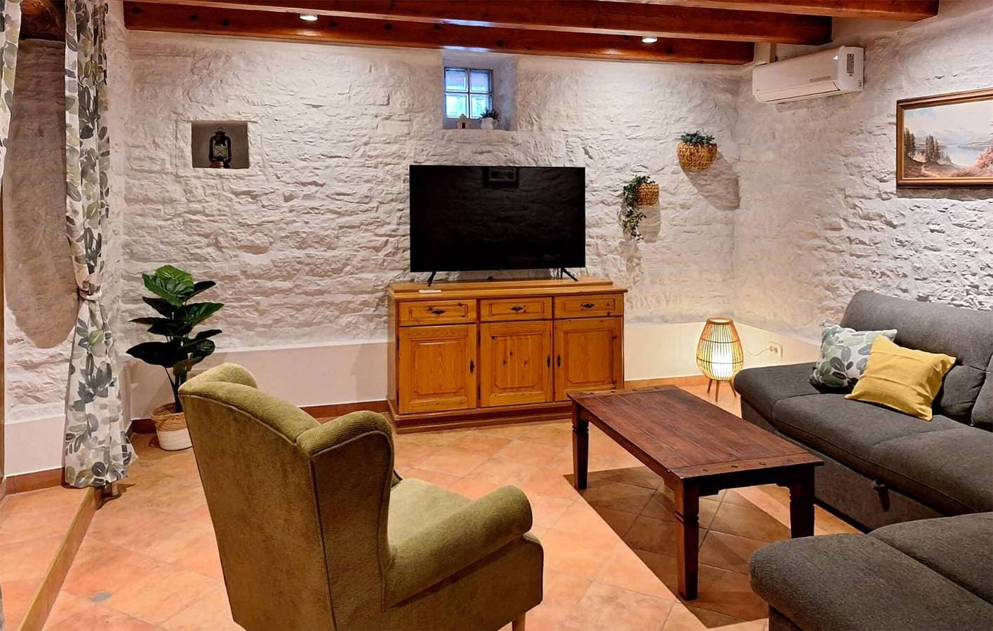 Foto 5 von 53: Geräumige Ferienwohnung mit Pool und Terrasse in der Nähe des Restaurants „Pazin Zapad“