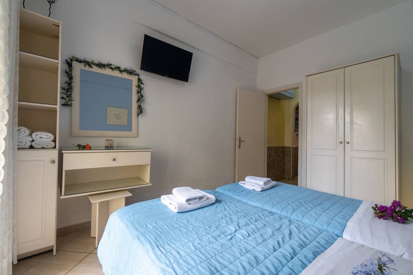 Foto 7 von 21: Einzimmerapartment 'Angelina 1' mit Bergblick, WLAN und Klimaanlage