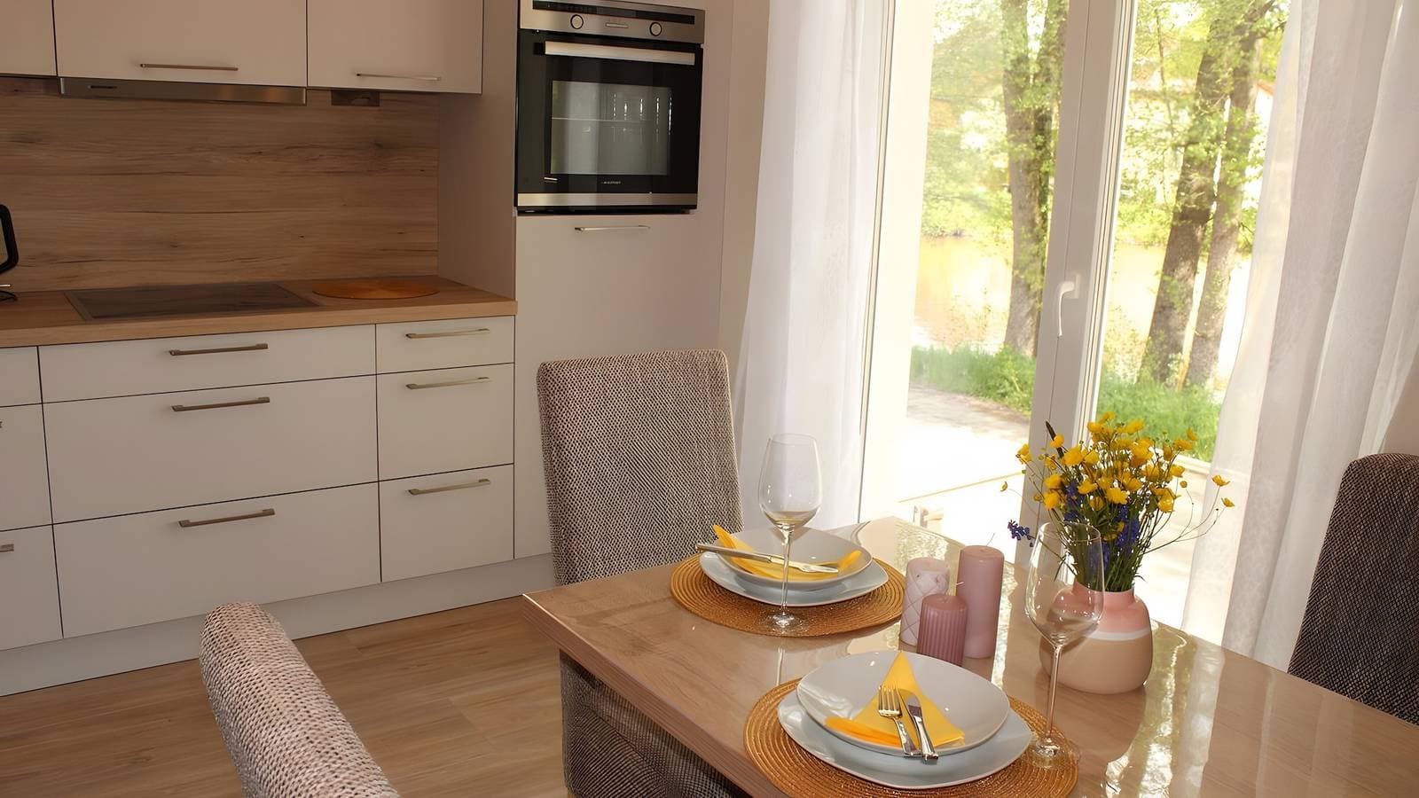 Foto 7 von 25: Ferienhaus am Mühlteich, Balkon & Terrasse