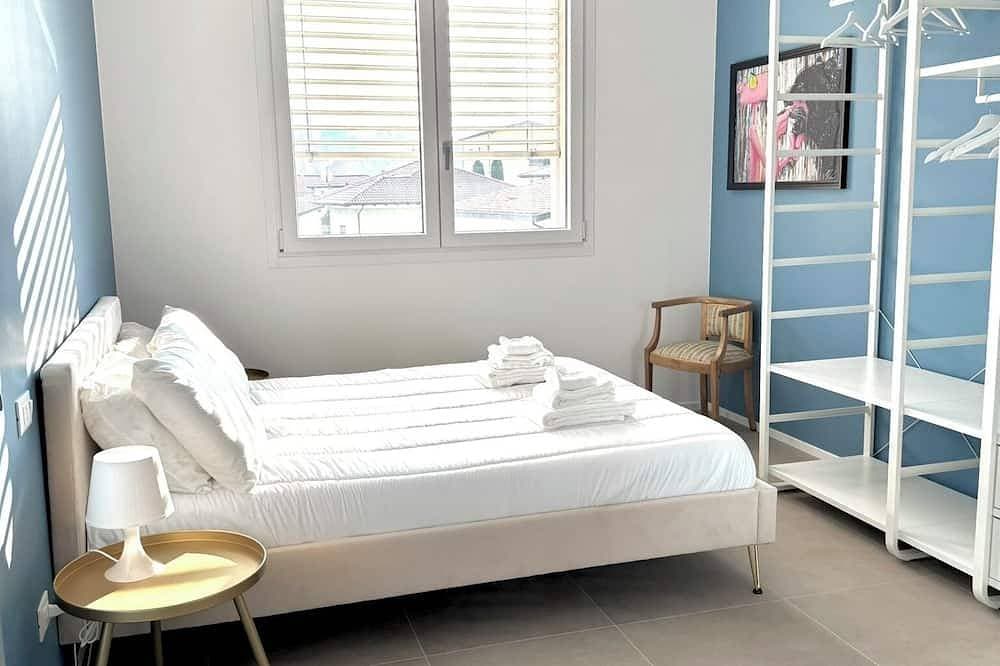 Foto 3 von 23: Jungle Sarnico Color Suites  -Garage - Self check - 2 min from the lake and downtown