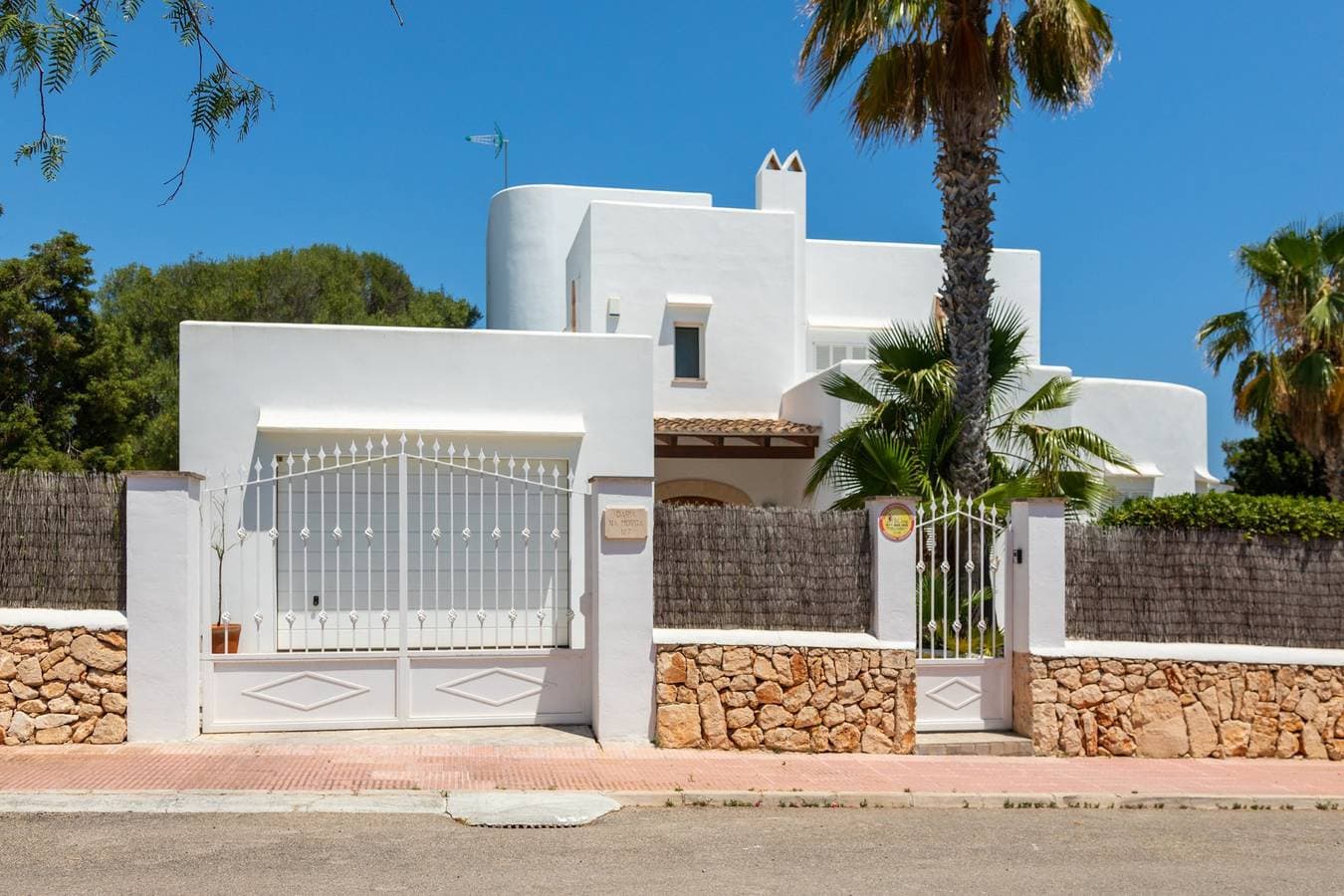 Deluxe Cala D'or Villa | Casa Morga | 4 Bedrooms | Distant Sea Views | Bright Interior 1