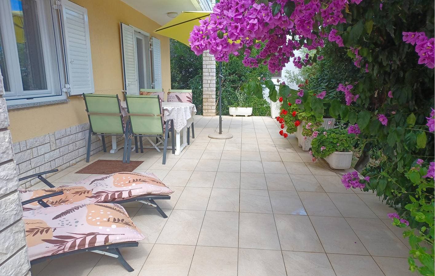 Foto 10 von 34: Gemütliche Ferienwohnung mit Terrasse, 400 m vom Strand und allen wichtigen Annehmlichkeiten entfernt