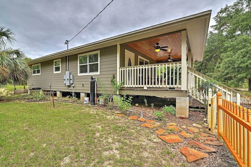 Foto 13 von 24: Crystal River Cottage w / Veranda, Deck & 1. 25 Morgen!
