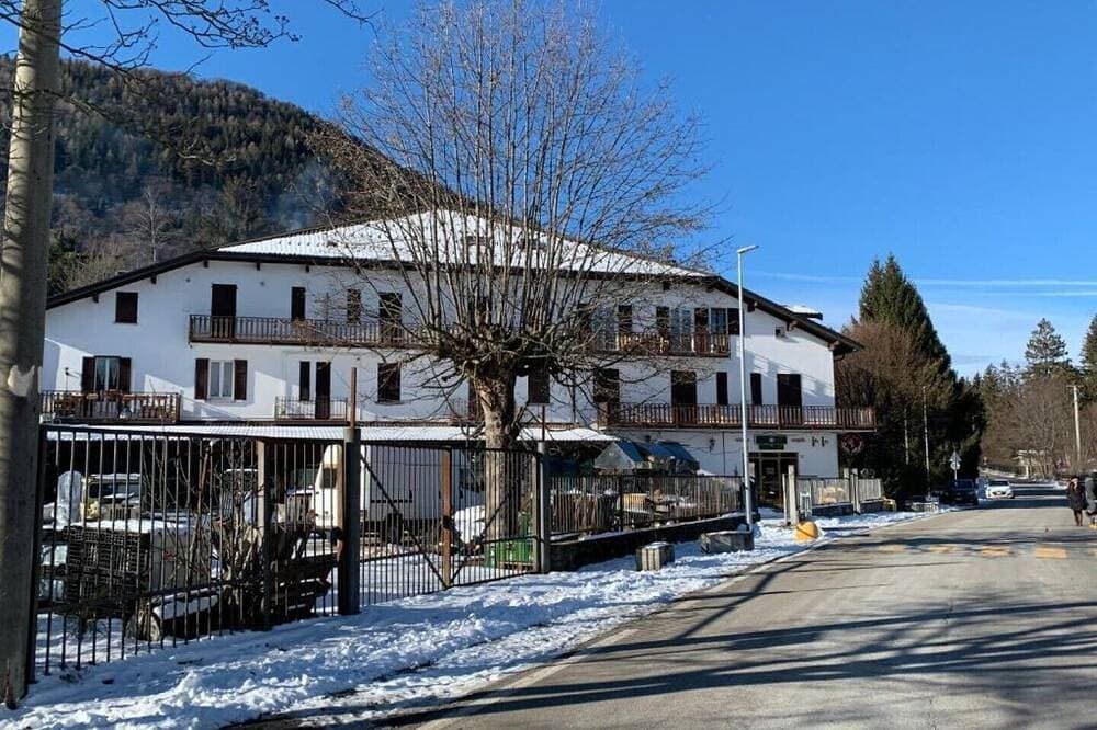 Foto 12 von 30: In the heart of Lake Como