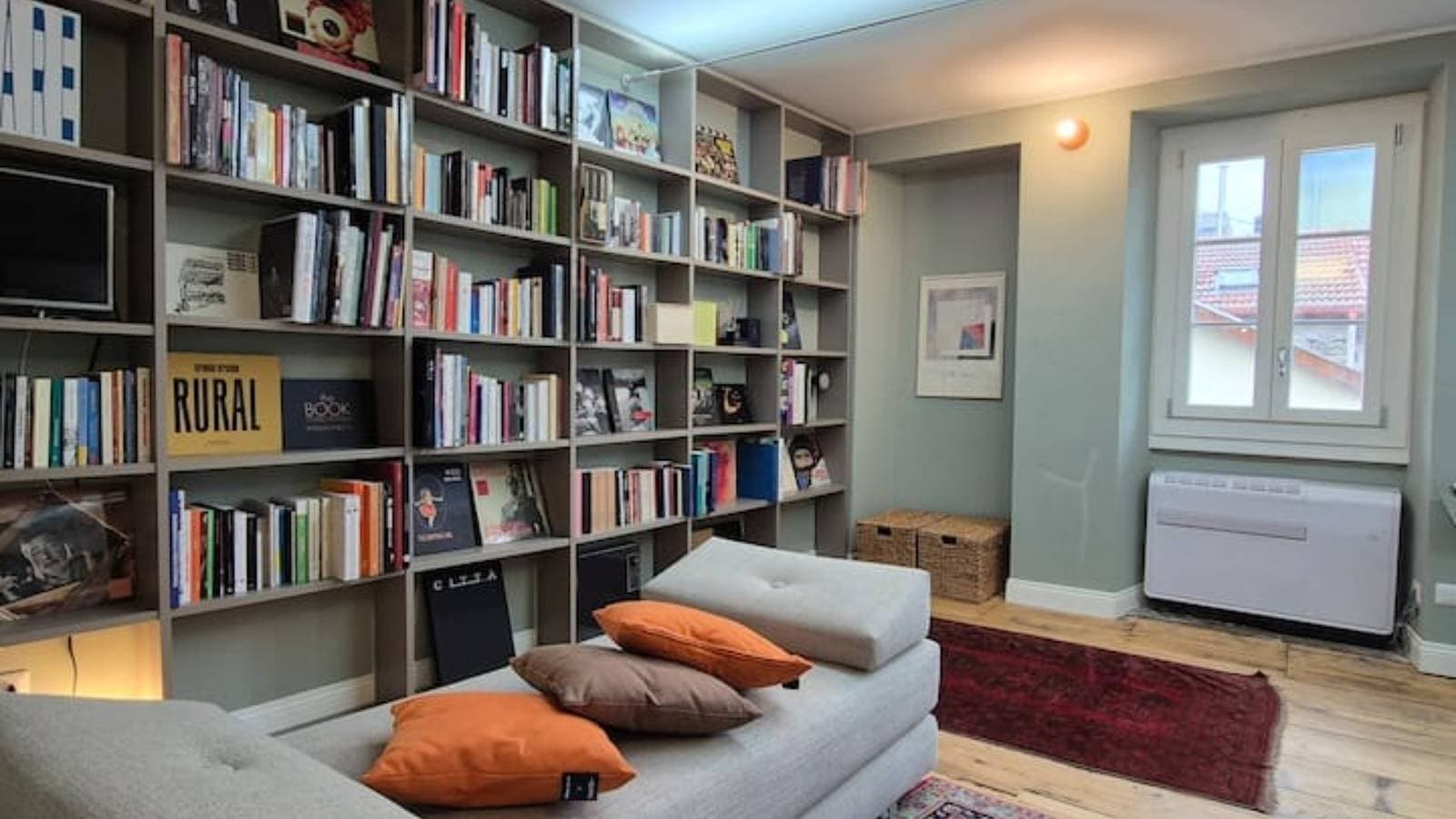 Foto 2 von 15: Loft Library by Lago Maggiore Rentals
