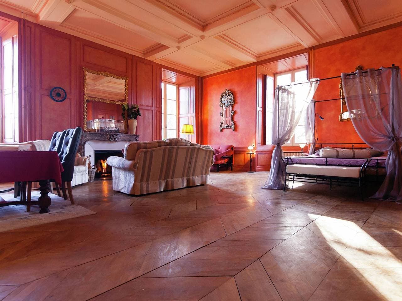 Foto 3 von 51: Schlosswohnung in Chaleix am Wald