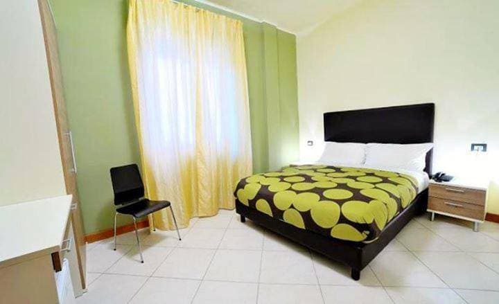 Foto 8 von 10: Double Room with Private Bathroom