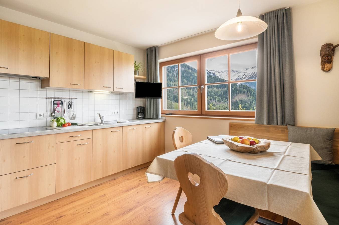 Foto 6 von 33: Ferienwohnung 'Ronsolhof Ortler' mit Bergblick, privater Terrasse und WLAN