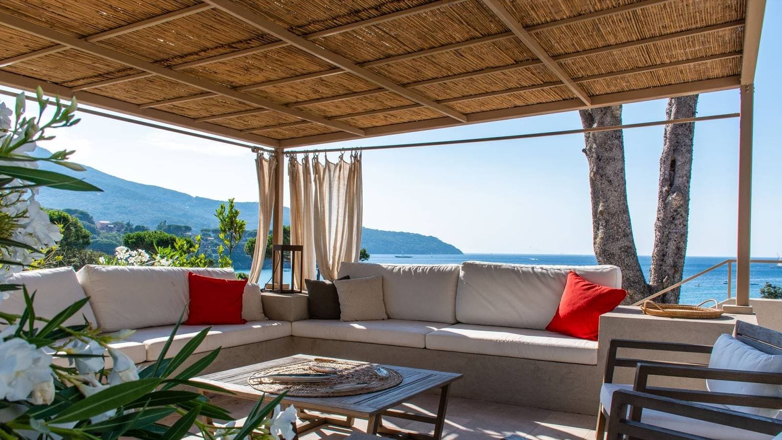 Foto 11 von 36: Villa für 7 Personen mit Balkon