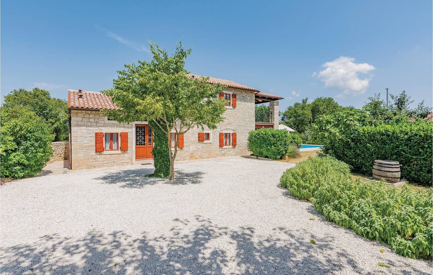 Foto 2 von 36: Reizende 2-Zimmer-Wohnung mit Pool und Terrasse in Butkovići – in der Nähe des Stadtzentrums