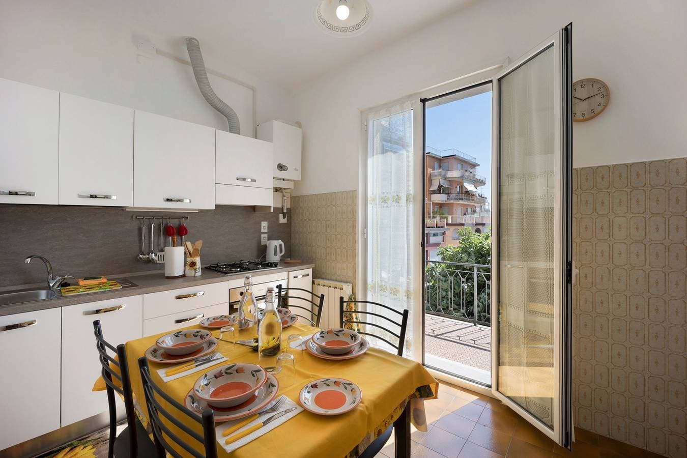 Foto 5 von 26: Haustierfreundliche Ferienwohnung I Girasoli mit Meerblick und WLAN